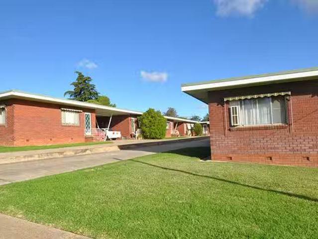 Rental! 2 BR 5/29 Hill Street, Junee, NSW 2663
