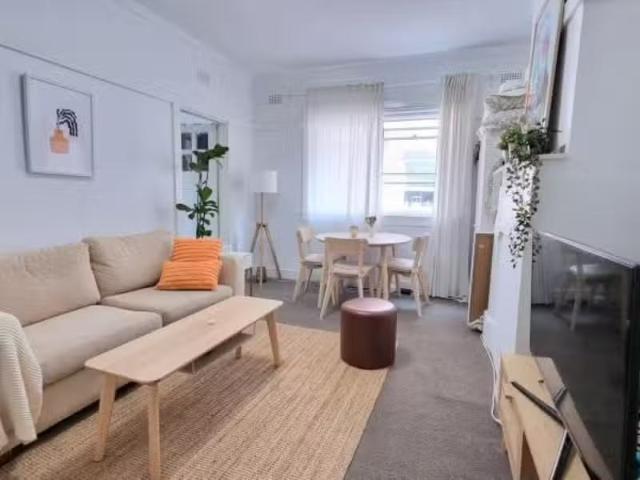Charming 2 BR 5/34 Ramsgate Avenue, BONDI BEACH Apartment for.