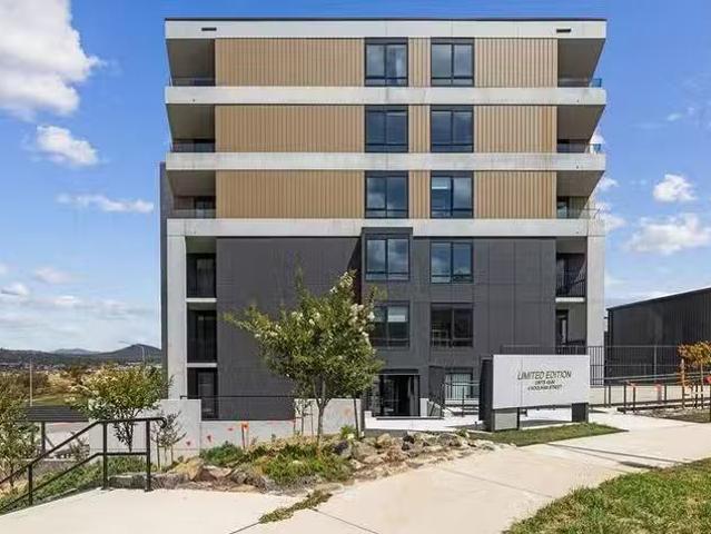 Charming 2 BR 54/4 Hoolihan Street, Denman Prospect, ACT 2611