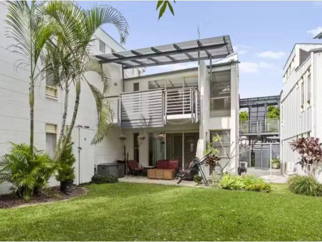 Just in! 2 BR 54/3 Cedarwood Court, CASUARINA Apartment for re.