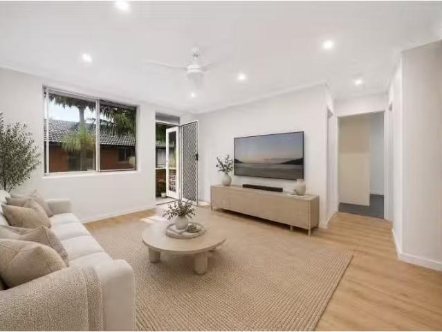 Cozy 2 BR 5/5 Richmond Avenue, Dee Why Apartment for rent Lis.