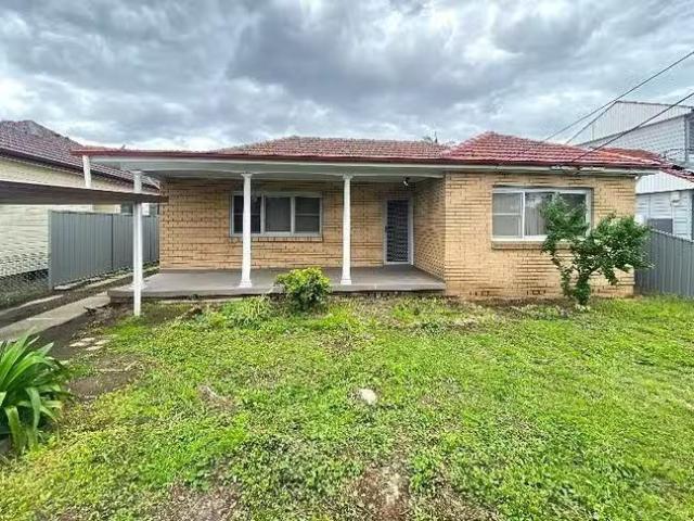 Rental! 2 BR 5 Williamson Avenue, Seven Hills, NSW 2147