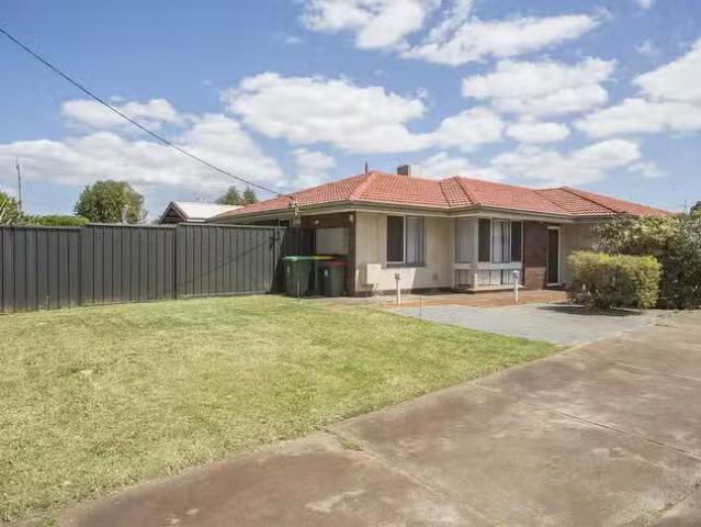 Just in! 2 BR 5 Chappel Street, Dianella, WA 6059