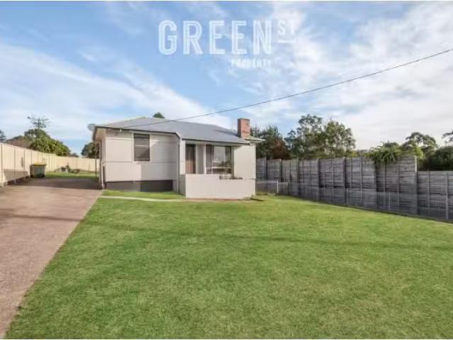 Cheap 2 BR 5 Myall Road, Kotara South House for rent Listed b.