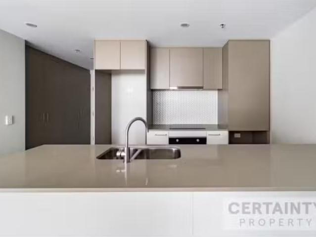 Deal! 2 BR 602/335 Anketell Street, Greenway Apartment for ren.