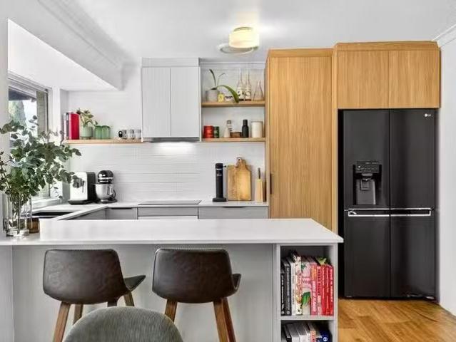 Rental! 2 BR 6/10 Walsh Place, Booragoon, WA 6154