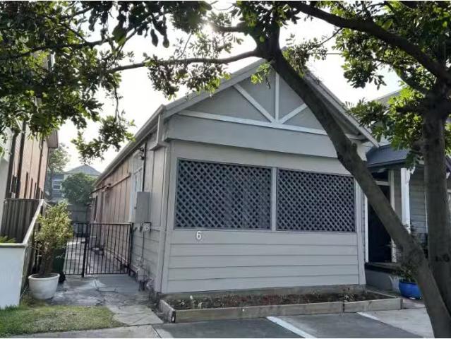 Unique 2 BR 6 Bourke Street, Carrington House for rent Listed.