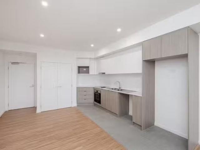 Deal! 2 BR 706/14 Leila Street, Cannington, WA 6107