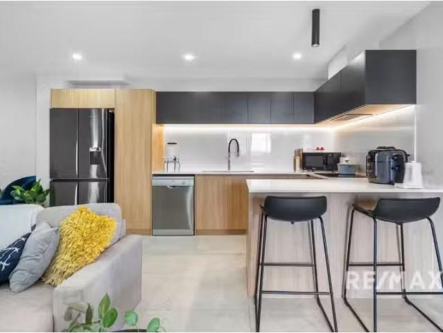 Charming 2 BR 708/21 25 Carl Street, Woolloongabba Apartment f.