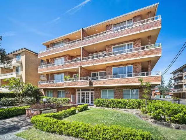 Deal! 2 BR 7/24 26 Hercules Road, Brighton Le Sands, NSW 2216
