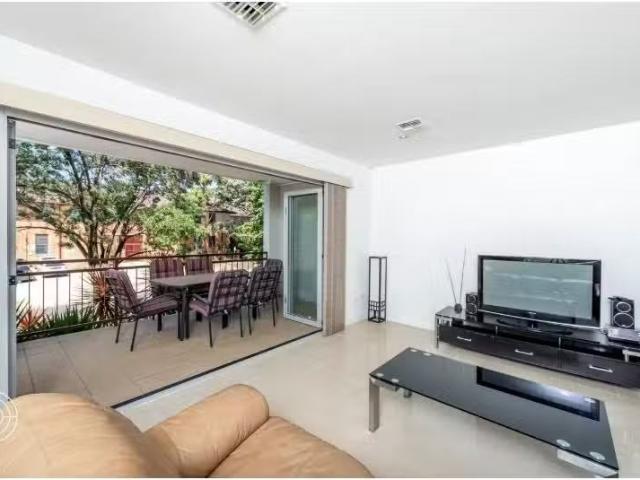 Rental! 2 BR 7/33 Moore Street, Turner Apartment for rent Lis.
