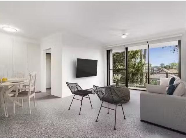 Just in! 2 BR 7/4 14 Watson Street, Neutral Bay Apartment for.