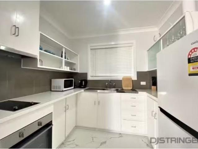 Deal! 2 BR 7/61 Mc Lean Street, Coolangatta Apartment for rent.