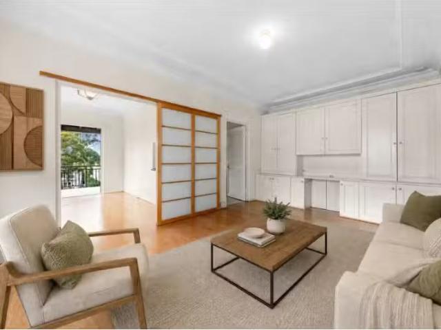 Just in! 2 BR 7/86 Drumalbyn Road, Bellevue Hill Apartment for.