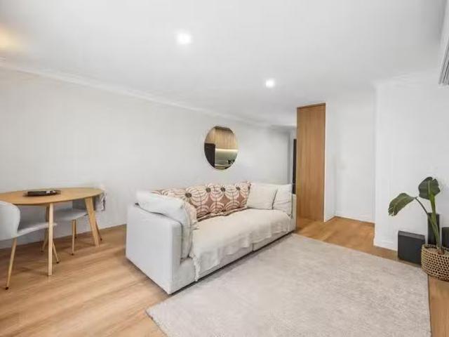Cozy 2 BR 7/9 Beach Road, Maroochydore, QLD 4558
