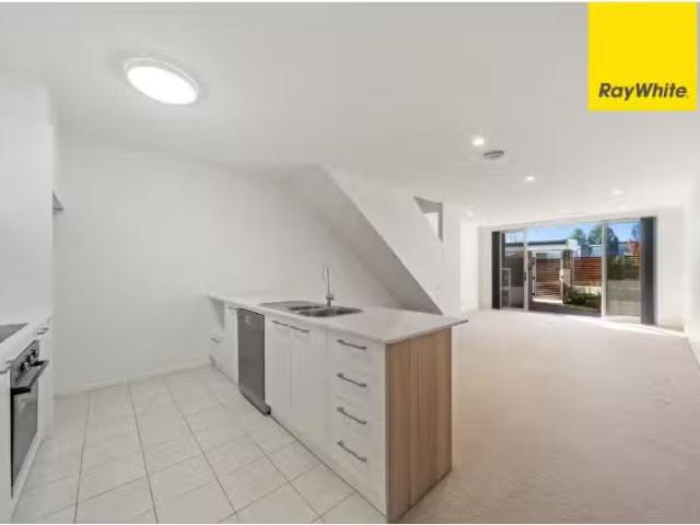 Just in! 2 BR 80/47 Mowatt Street, QUEANBEYAN Townhouse for re.