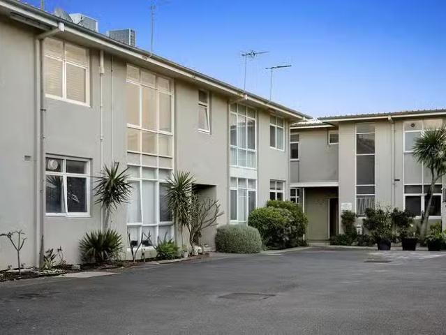 Deal! 2 BR 8/68 70 Gould Street, Frankston, VIC 3199