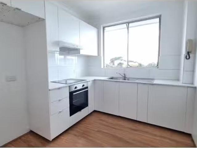 Just in! 2 BR 8/8 Kenilworth Street, BONDI Apartment for rent.