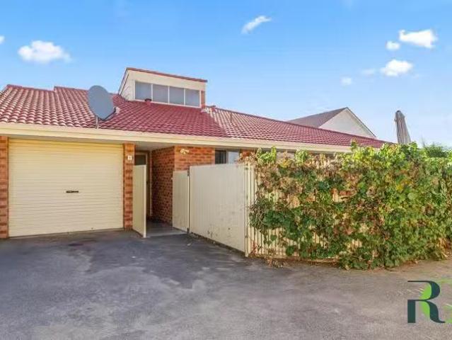 Charming 2 BR 9/16 18 Money Road, Attadale, WA 6156