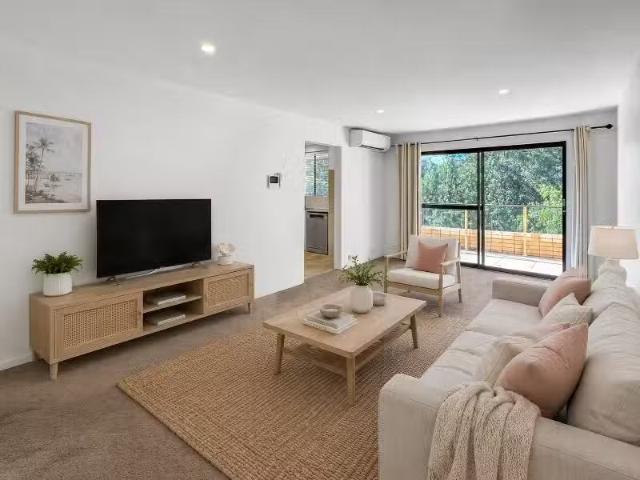 Unique 2 BR 9/20 Richmond Avenue, DEE WHY Apartment for rent.