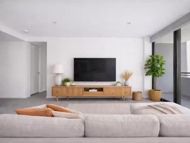 Unique 2 BR 95/32 Blackall Street, Barton Apartment for rent.