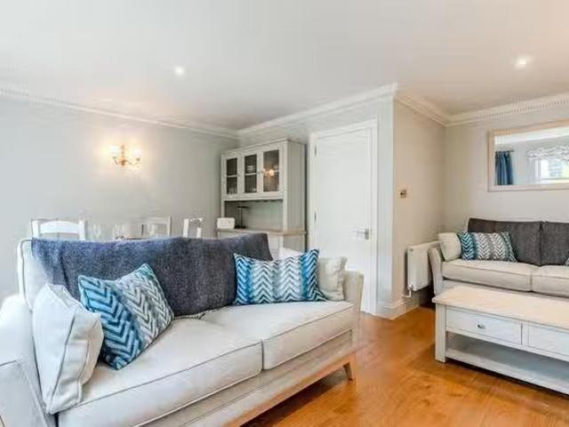 Cheap 2 BR Circus Mews