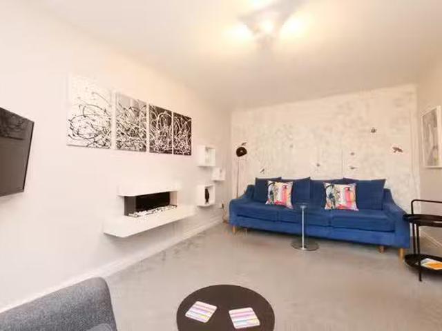Just in! 2 BR Claremont Terrace