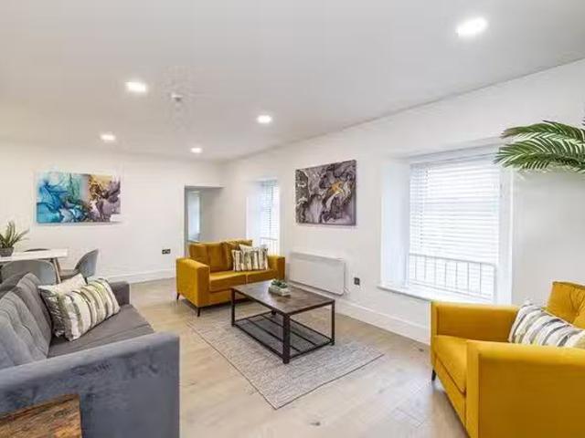 Unique 2 BR Edenfold