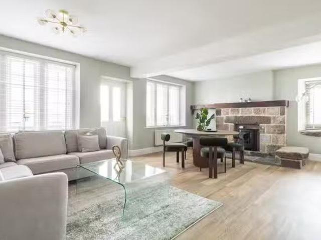 Deal! 2 BR Saint Hildas Cottages