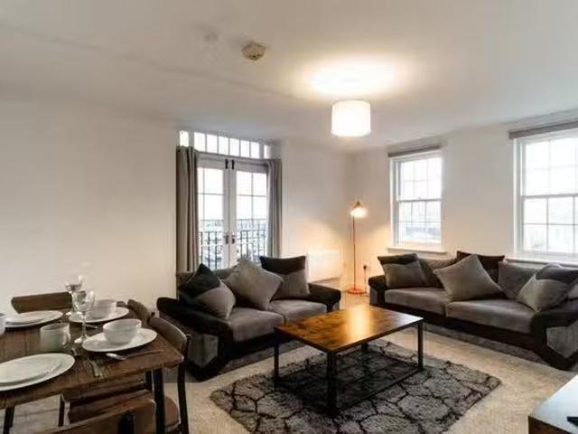 Unique 2 BR Slipway