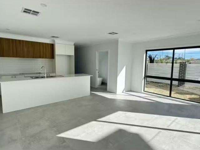 Deal! 2 Gadd Street, Jacka Townhouse for rent Listed by Prope.