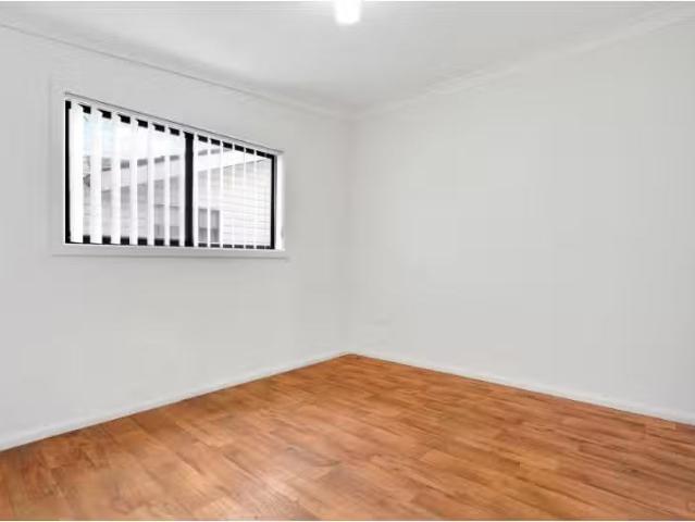 Just in! 2 Epping Close, Cambridge Park House for rent Listed.