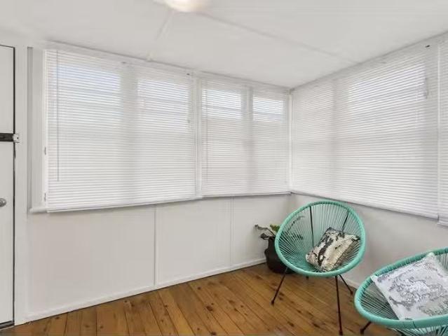 Cheap 2 First Avenue, Harristown House for rent Listed by Emm.