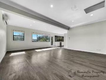 Just in! 2 Kanundra Street, Belmont North, NSW 2280