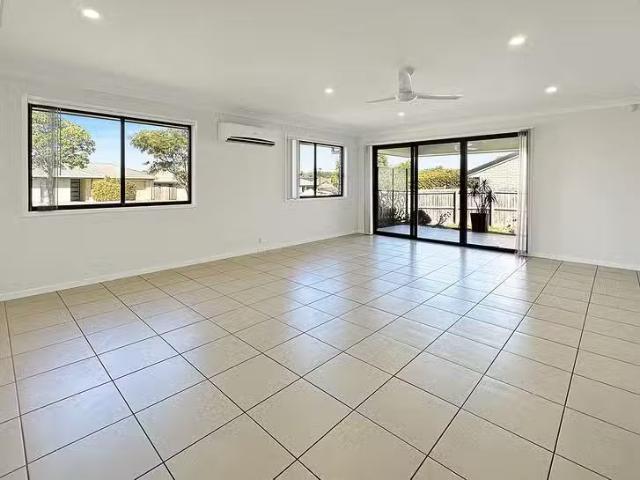 Deal! 2 Oscar Close, Ormeau, QLD 4208