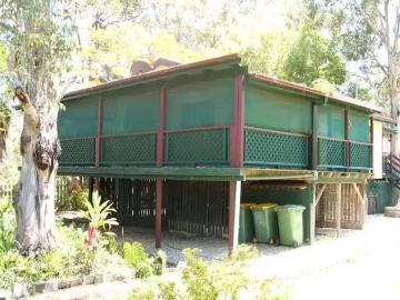 Unique 2 Leonie Crescent, Lamb Island, QLD 4184