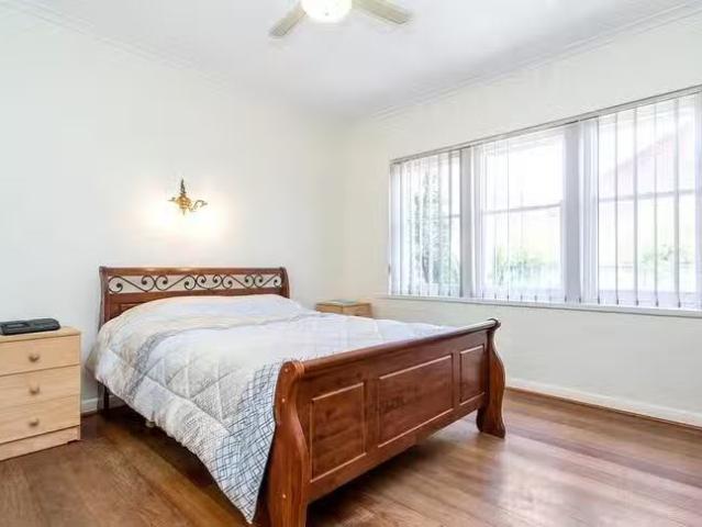 Nice 2 Mannering Avenue, Hove, SA 5048