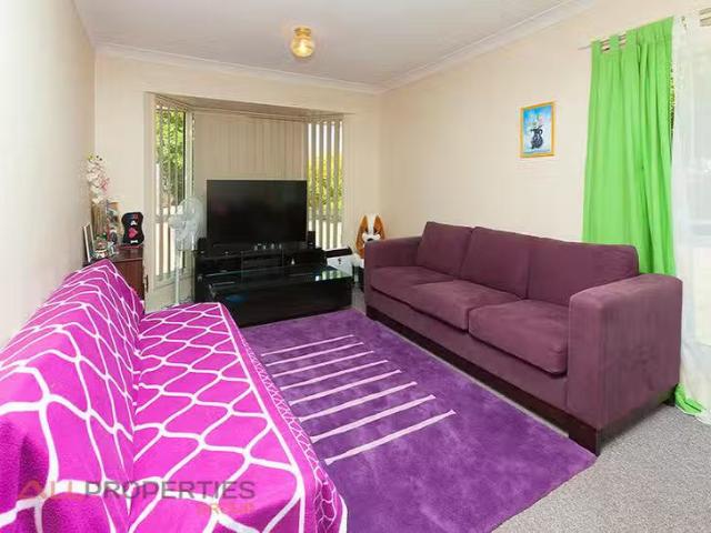 Charming 2 Sefton Court, Heritage Park, QLD 4118