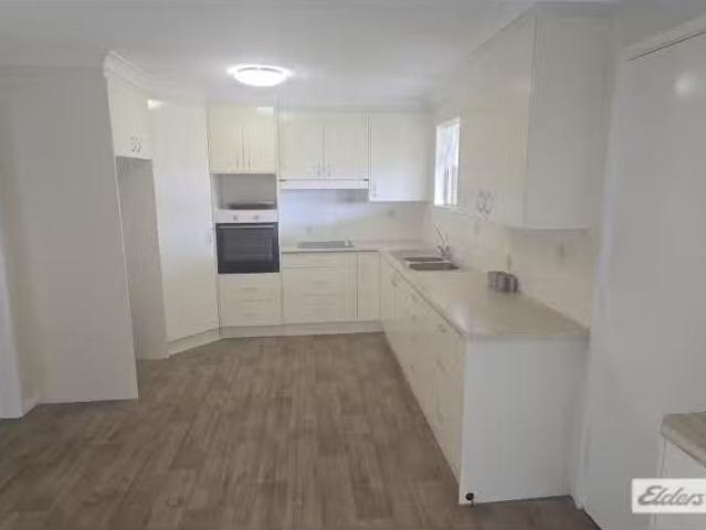 Just in! 2 Park Avenue, Cundletown House for rent Listed by C.