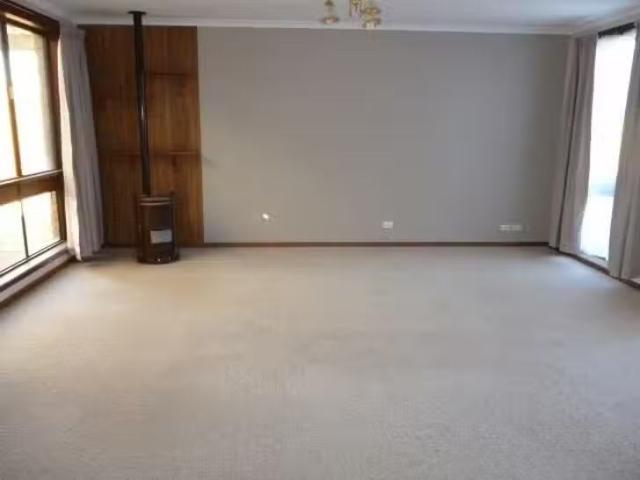 Cozy 2 Wayamba Court, Warrnambool, VIC 3280