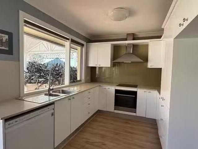 Nice 2 Wade Place, Kings Langley, NSW 2147