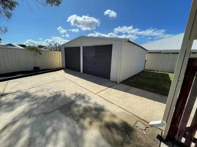 Rental! 2 Whiley Court, Rockingham, WA 6168