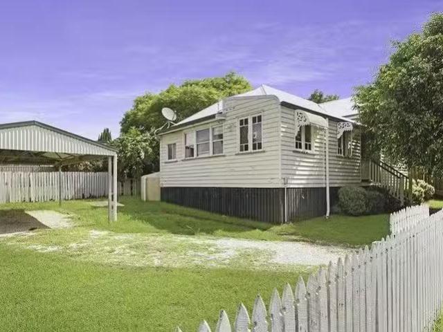 Just in! 2A O'quinn Street, Harristown, QLD 4350