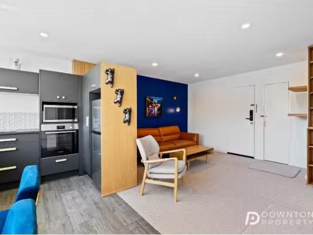 Charming 34/11 Battery Square, Battery Point House for rent L.