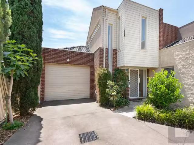 Cozy 3/46 Churchill Place, Maidstone VIC 3012