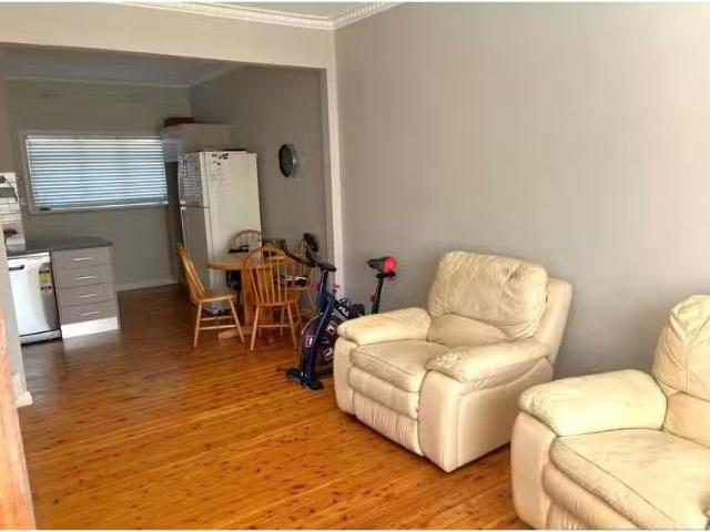 Charming 3/496 Schubach Street, EAST ALBURY Apartment for rent.