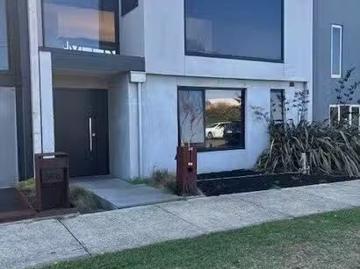 Just in! 34 Boston Road, Torquay, VIC 3228