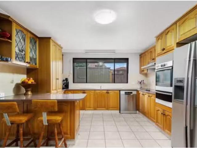 Charming 34 Corio Road, PRAIRIEWOOD House for rent Listed by.