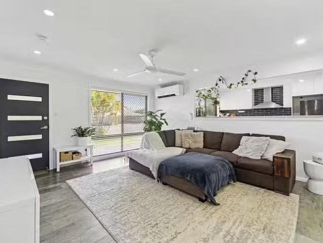Deal! 34 Drysdale Street, Rothwell, QLD 4022