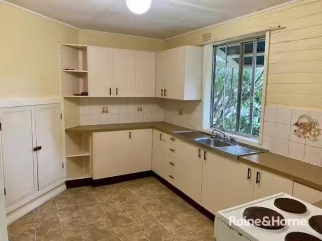 New 34 Sparke St, GEORGETOWN House for rent Listed by Alex Di.